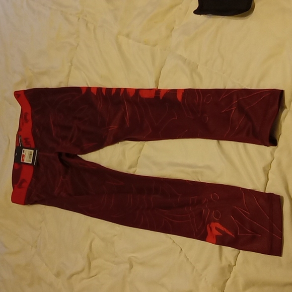 Venum Nightcrawler Spats XL New with tags - Picture 1 of 3